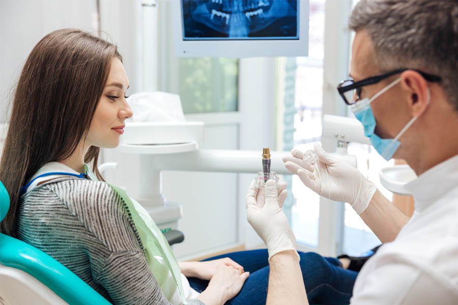 come si mette un impianto dentale