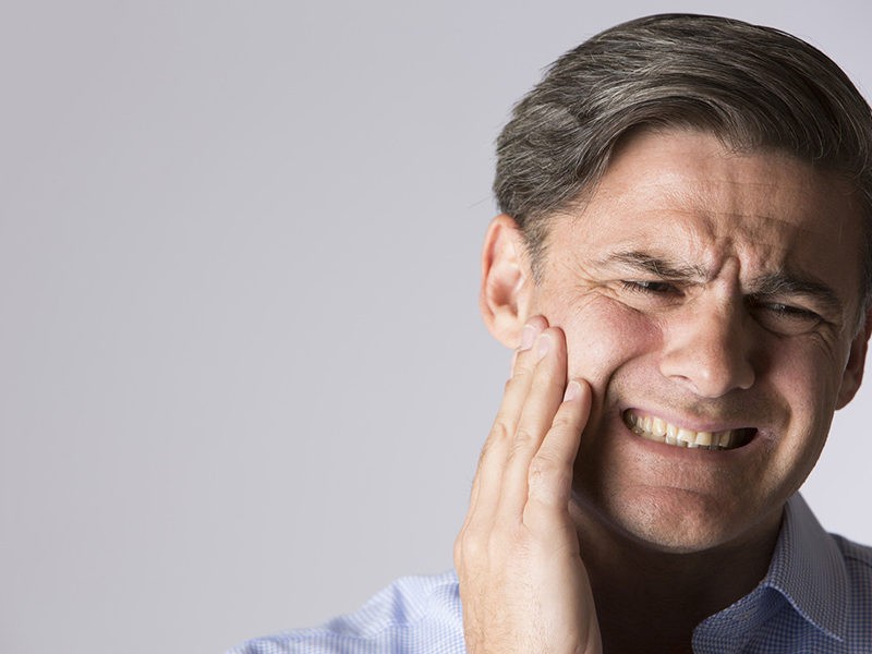 Parodontite e impianti: quali sono i problemi che si nascondono dietro questa “relazione”?