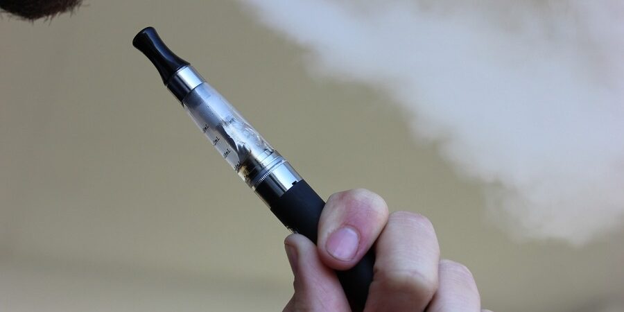 Sigaretta elettronica: come influisce sulla salute orale - Gengivepuntoorg
